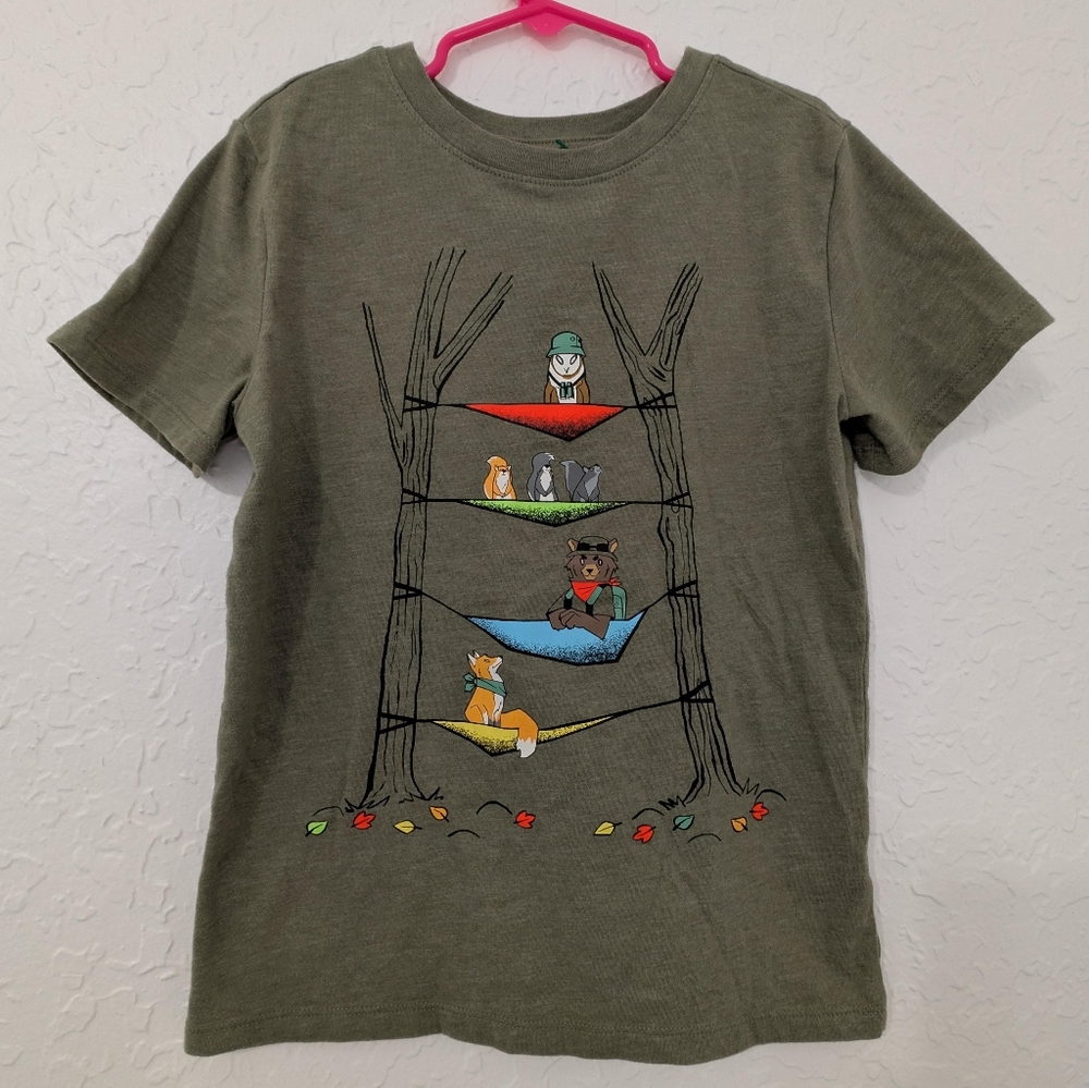 Cat & Jack Green Short Sleeve Tee with Woodland Design. Kids Size S(6/7)